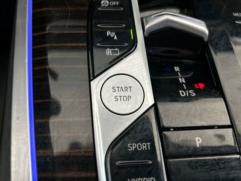 Used 2025 BMW X5 xDrive50e image 35