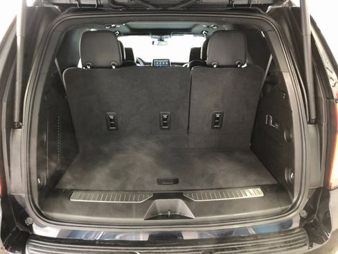 Used 2022 Chevrolet Tahoe Z71 w/ Z71 Off-Road Package image 8