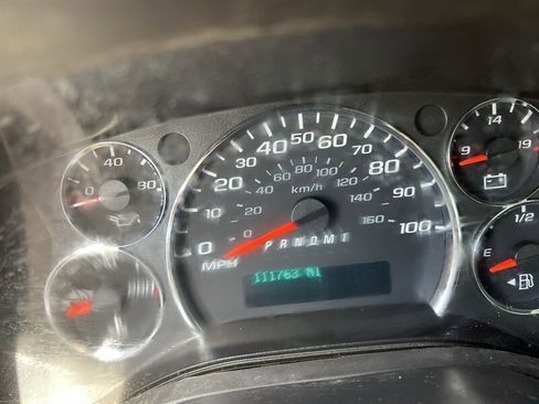 Used 2014 Chevrolet Express 2500 image 6