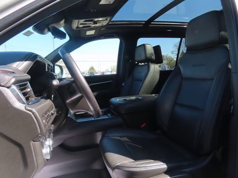 Used 2024 GMC Yukon XL Denali w/ Advanced Technology Package AWD/4WD image 20