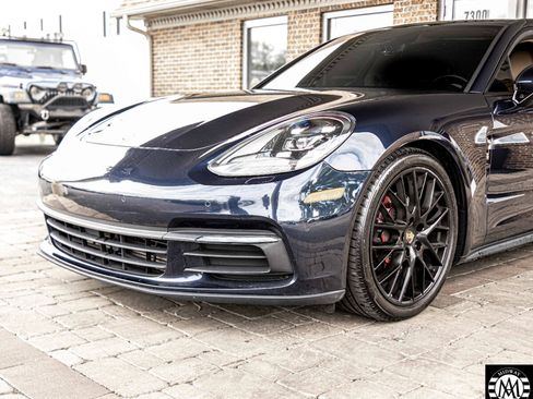 Used 2018 Porsche Panamera 4 image 5