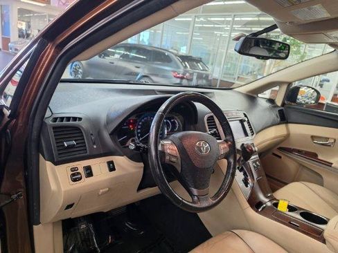 Used 2009 Toyota Venza FWD image 10