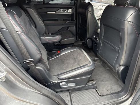 Used 2025 Ford Explorer ST image 23