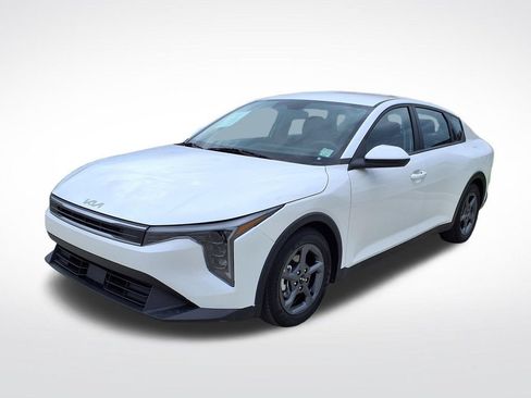 Used 2025 Kia K4 FWD image 3