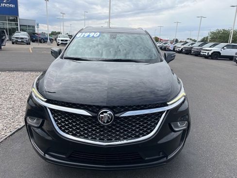 Used 2023 Buick Enclave Avenir image 8