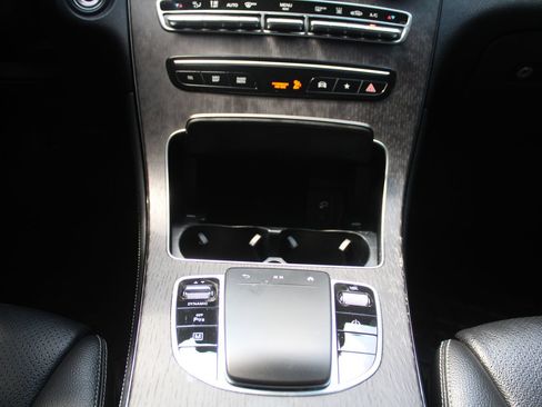 Used 2020 Mercedes-Benz GLC 350e 4MATIC image 41