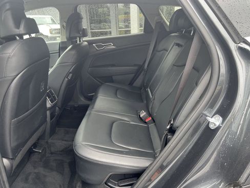 Used 2023 Kia Sportage EX AWD/4WD image 10