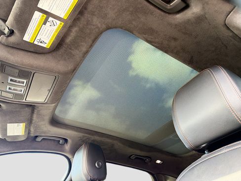 Used 2020 Jaguar F-PACE Prestige image 27