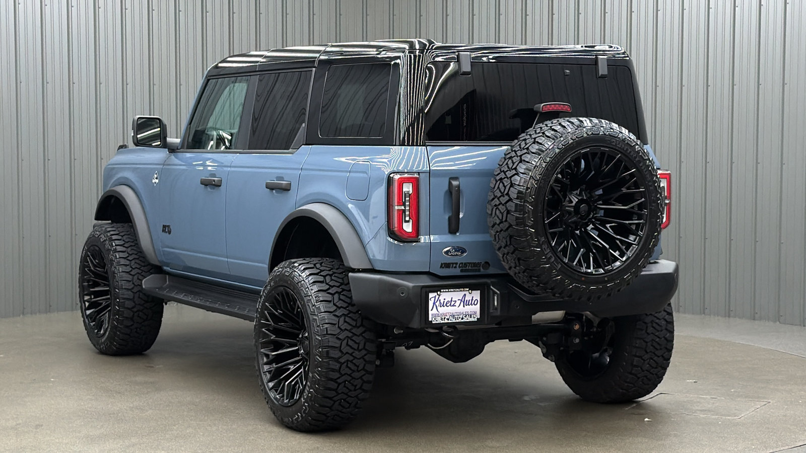 Used 2025 Ford Bronco Outer Banks AWD/4WD image 3