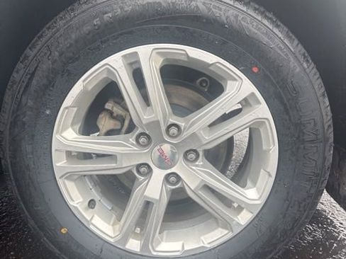 Used 2021 GMC Terrain SLE w/ Driver Convenience Package image 8