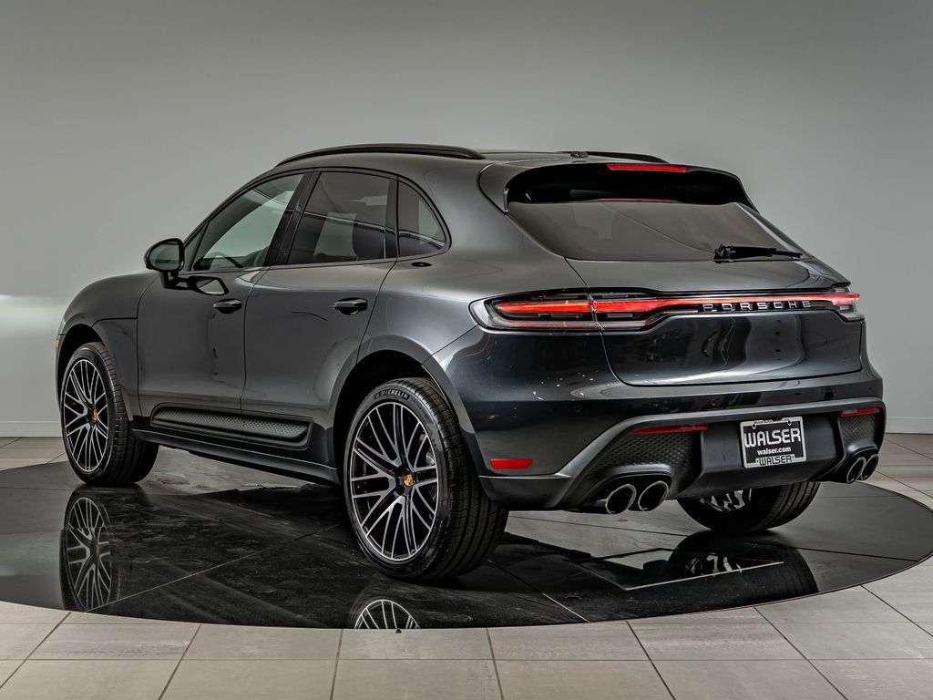 Certified 2026 Porsche Macan AWD/4WD image 3