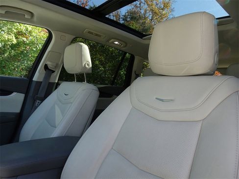 Certified 2023 Cadillac XT6 Premium Luxury w/ Technology Package image 11