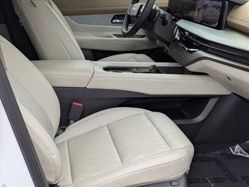 Used 2025 Nissan Murano Platinum w/ Cargo Package image 19