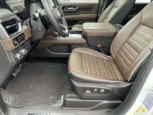 Used 2025 GMC Yukon XL Denali Ultimate image 16