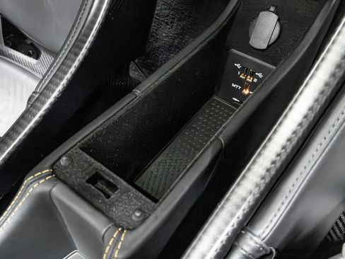 Used 2019 McLaren 600LT RWD image 75