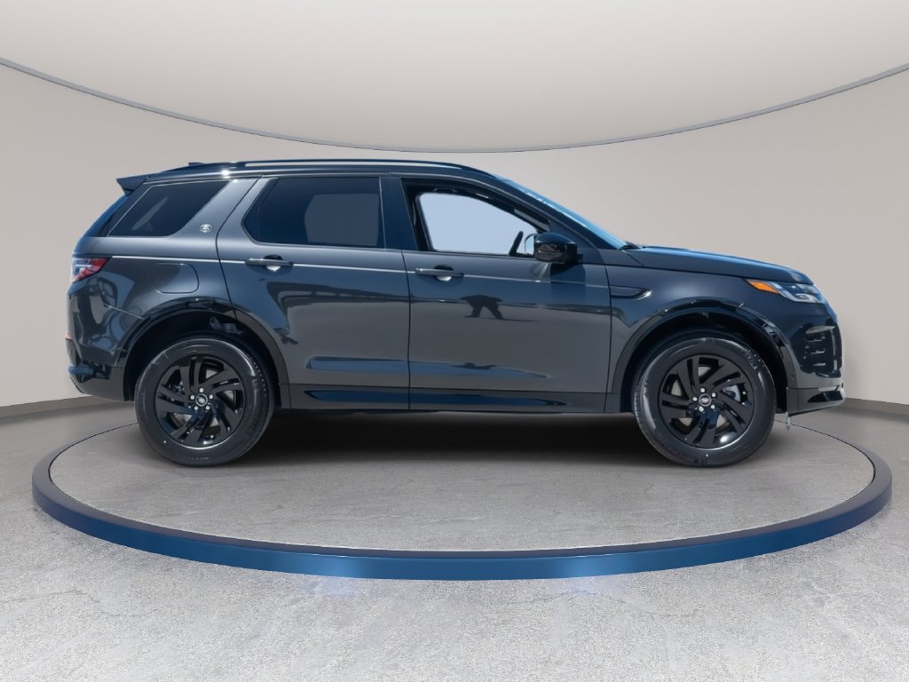 Used 2025 Land Rover Discovery Sport Dynamic SE AWD/4WD image 6
