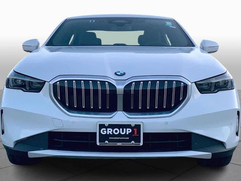Used 2025 BMW 540i xDrive w/ Premium Package image 4
