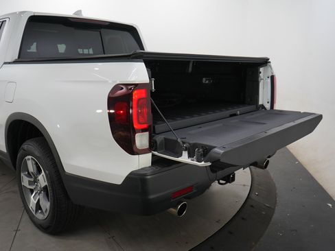 Used 2025 Honda Ridgeline RTL image 9