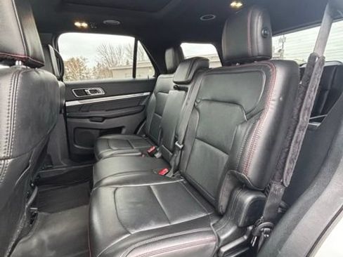Used 2018 Ford Explorer Sport AWD/4WD image 12