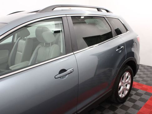 Used 2011 MAZDA CX-9 Touring w/ Moonroof & Bose Audio Pkg image 5