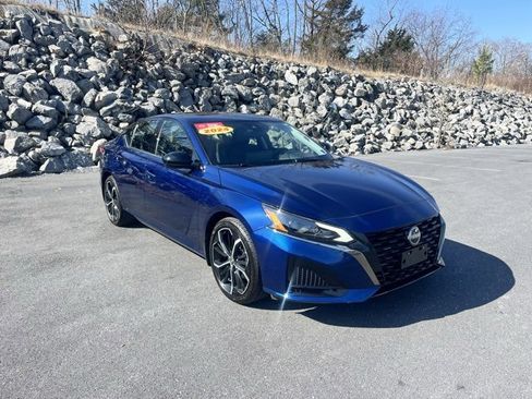 Certified 2024 Nissan Altima 2.5 SR w/ SR Premium Package image 1