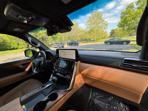 Used 2023 Lexus LX 600 4WD w/ Accessory Package (Z1) image 27