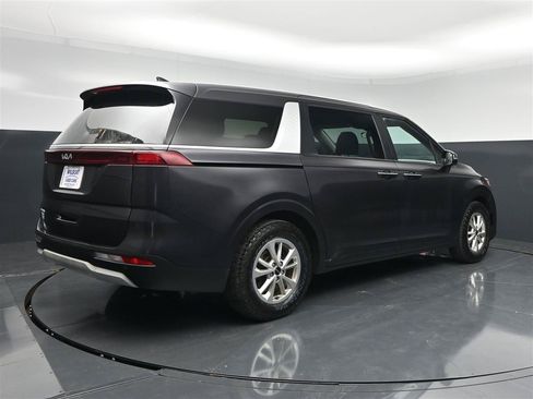 Used 2023 Kia Carnival LX FWD image 6