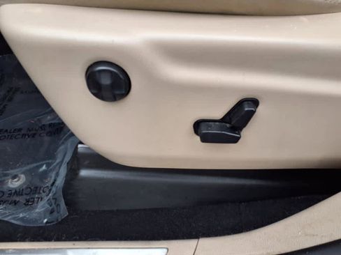 Used 2019 Jeep Grand Cherokee Limited image 16