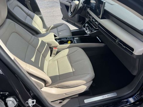 Used 2024 Lincoln Corsair AWD w/ Equipment Group 101A image 19