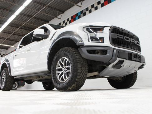 Used 2017 Ford F150 Raptor w/ Equipment Group 802A Luxury image 4