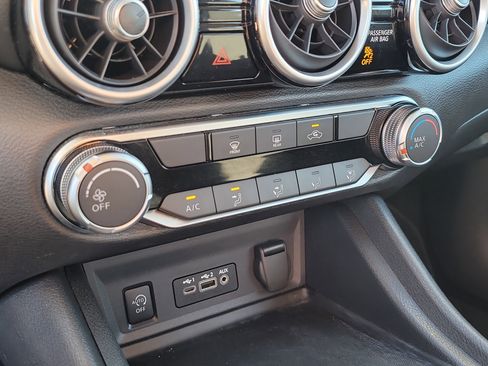 Used 2024 Nissan Sentra SV image 22