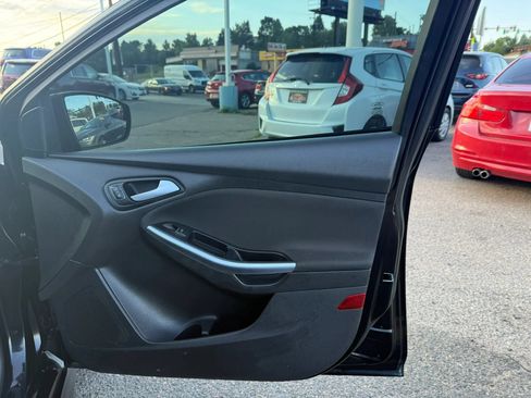 Used 2017 Ford Focus ST FWD image 17