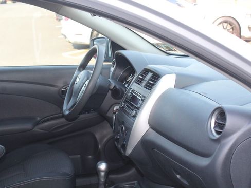 Used 2016 Nissan Versa SV image 15