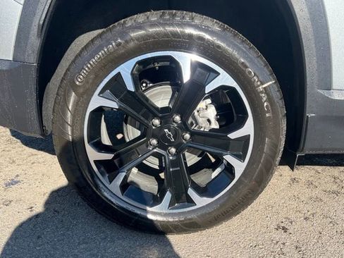 New 2026 Chevrolet Equinox LT w/ Safety and Technology Package FWD image 10