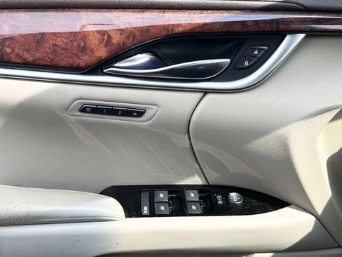 Used 2013 Cadillac XTS Luxury FWD image 26