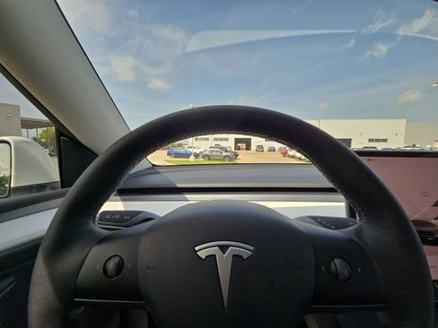 Used 2023 Tesla Model Y Long Range AWD/4WD image 25