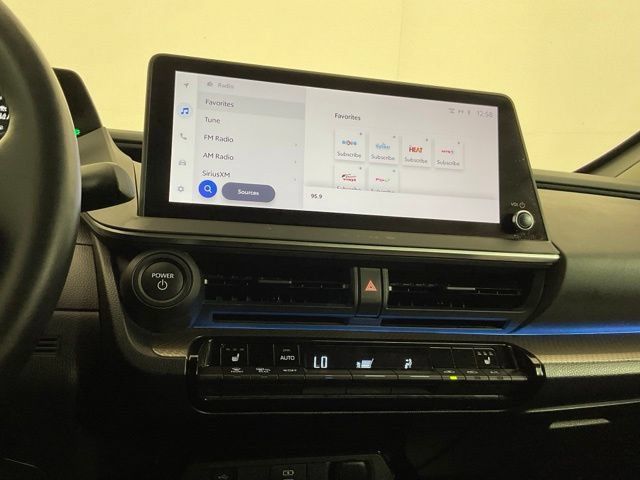 Used 2025 Toyota Prius XLE FWD image 19