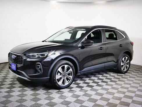 Certified 2025 Ford Escape Platinum AWD/4WD image 5