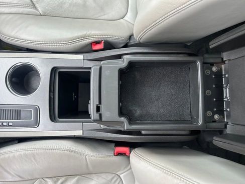 Used 2010 Chevrolet Traverse LTZ image 27