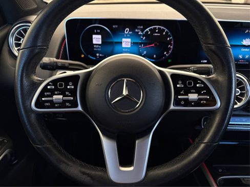 Used 2021 Mercedes-Benz GLB 250 image 19