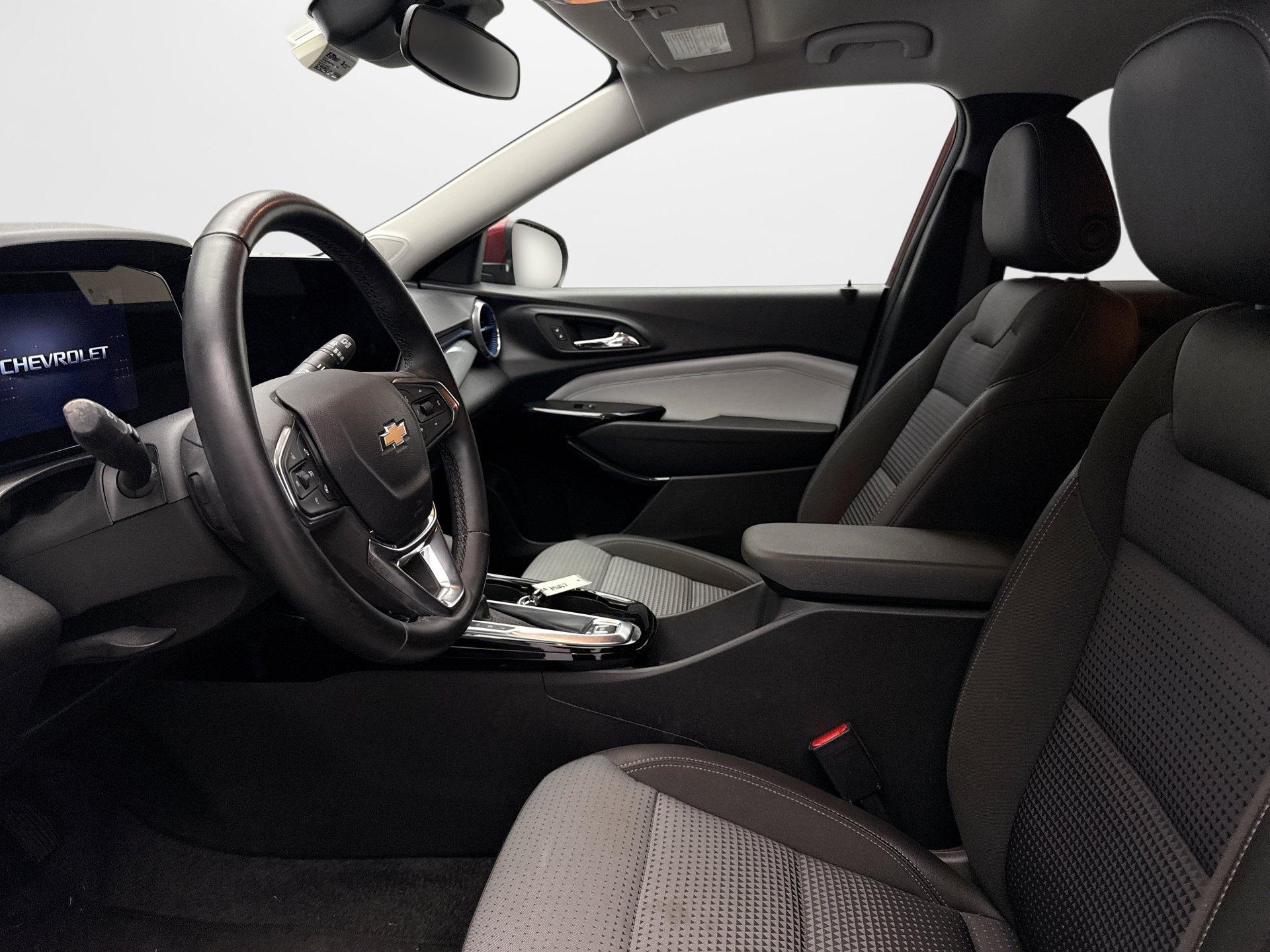 Used 2024 Chevrolet Trax LT w/ Driver Confidence Package FWD image 9