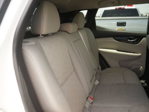 Used 2019 Nissan Rogue Sport SV w/ Technology Package FWD image 16