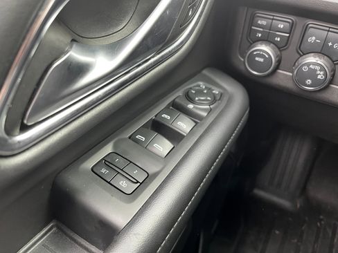 Used 2022 Chevrolet Tahoe Z71 image 21