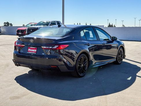 Used 2025 Toyota Camry SE image 2