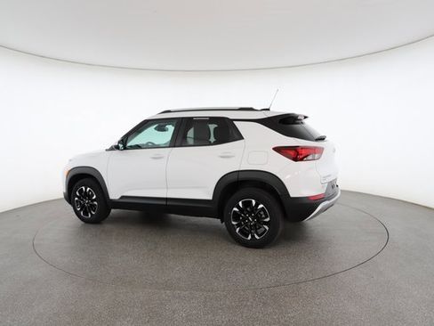 Used 2022 Chevrolet TrailBlazer LT w/ Convenience Package image 9