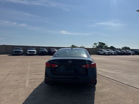 Certified 2024 Nissan Altima 2.5 SR FWD image 19
