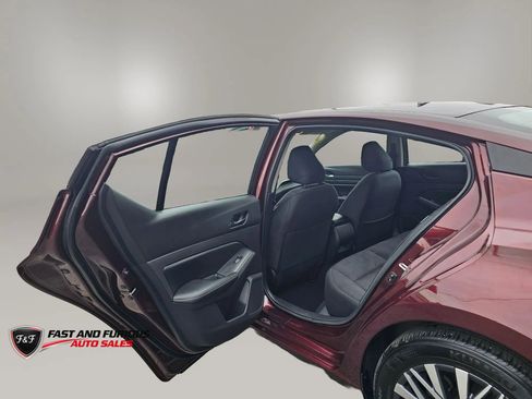 Used 2025 Nissan Altima 2.5 SV FWD image 10