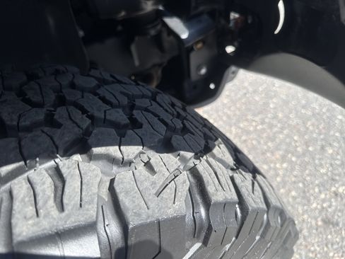 Used 2017 Jeep Wrangler Sahara image 11