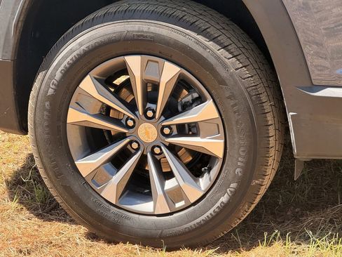 Used 2025 Chevrolet Equinox LT FWD image 10