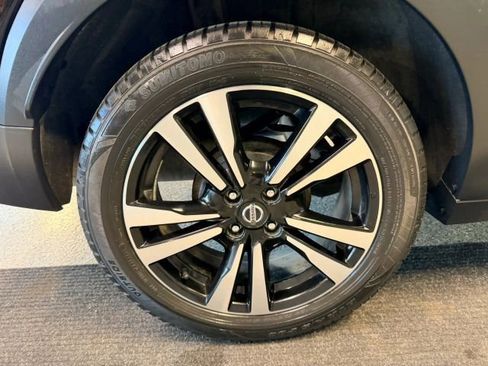 Used 2020 Nissan Kicks SV FWD image 17